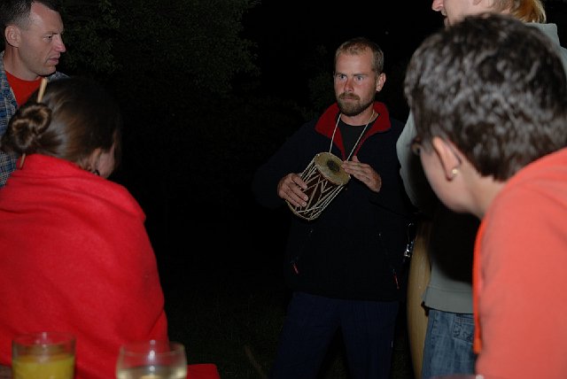 DSC_7356.JPG - Začneme pozvolna s menším bubínkem a . . .